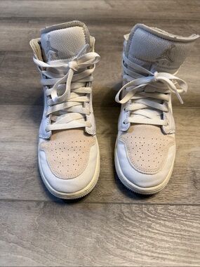 Jordan Kids High-Top Sneakers White and Light Beige